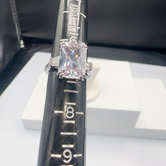 Sterling Silver Tone Cubic Zirconia Ring Size 7 - Picture 8 of 9